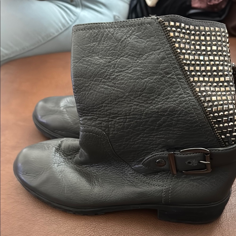Gianni Bini Gray Leather Ankle Boots
